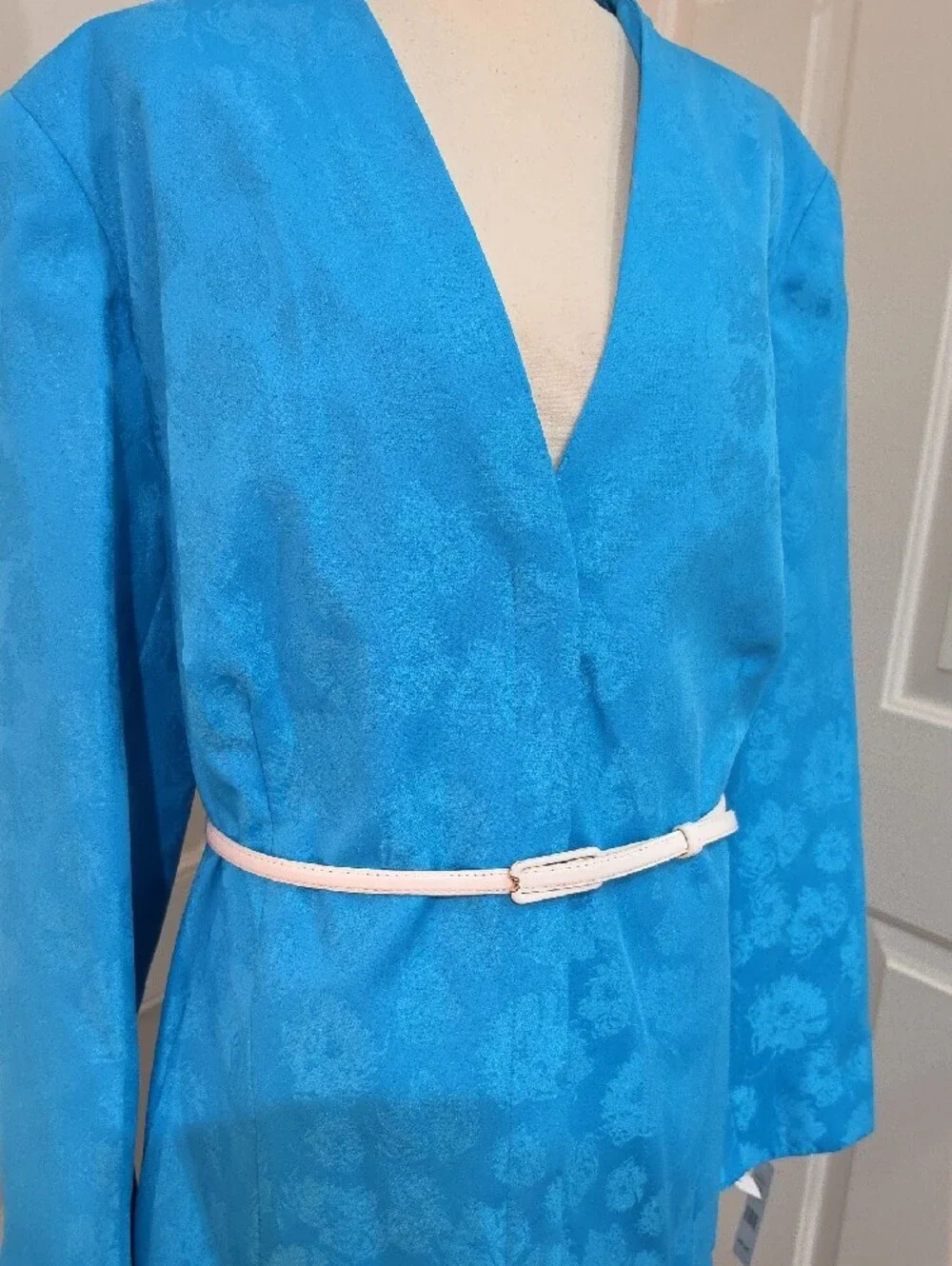 Vintage 2-Piece Skirt Suit Set –  Vibrant Blue Floral Jacquard Weave - Size 24W